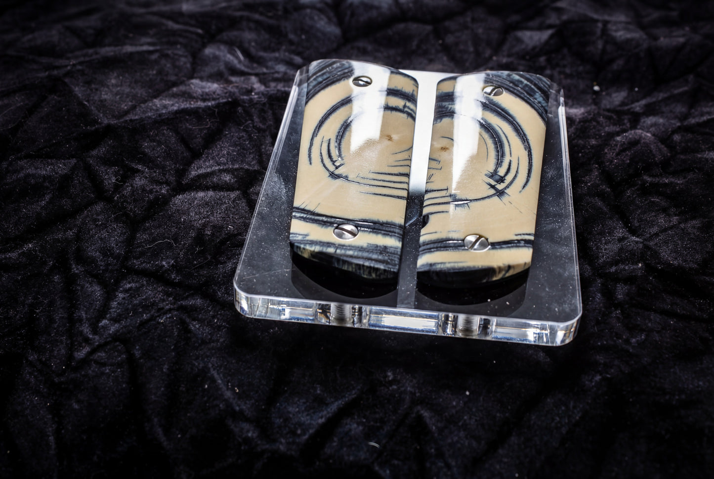 CREAM & BLUE CROSSCUT MAMMOTH IVORY 1911 GRIPS A-2849