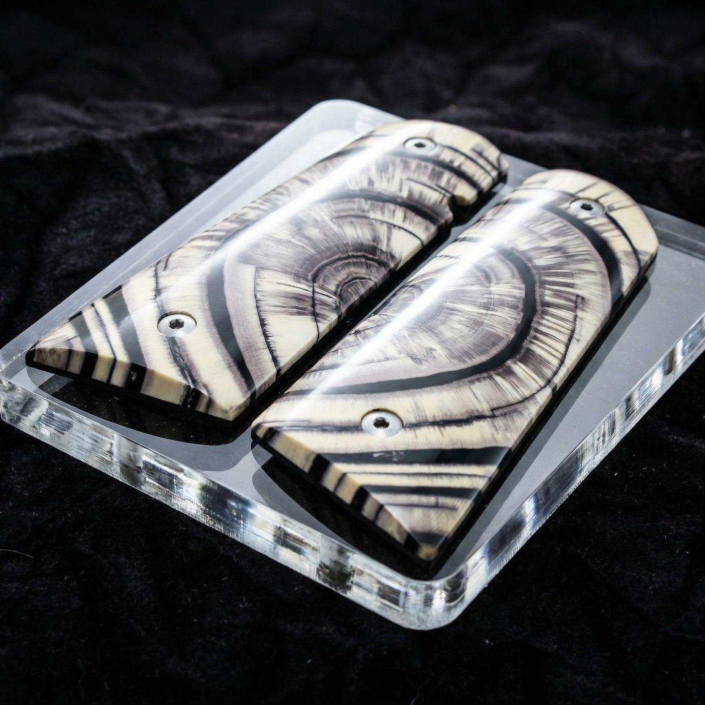 BEAUTIFUL CROSSCUT MAMMOTH IVORY 1911 GRIPS A-2867