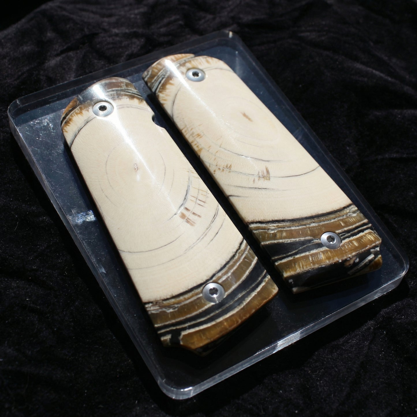 BEAUTIFUL CROSSCUT MAMMOTH IVORY 1911 GRIPS A-2893