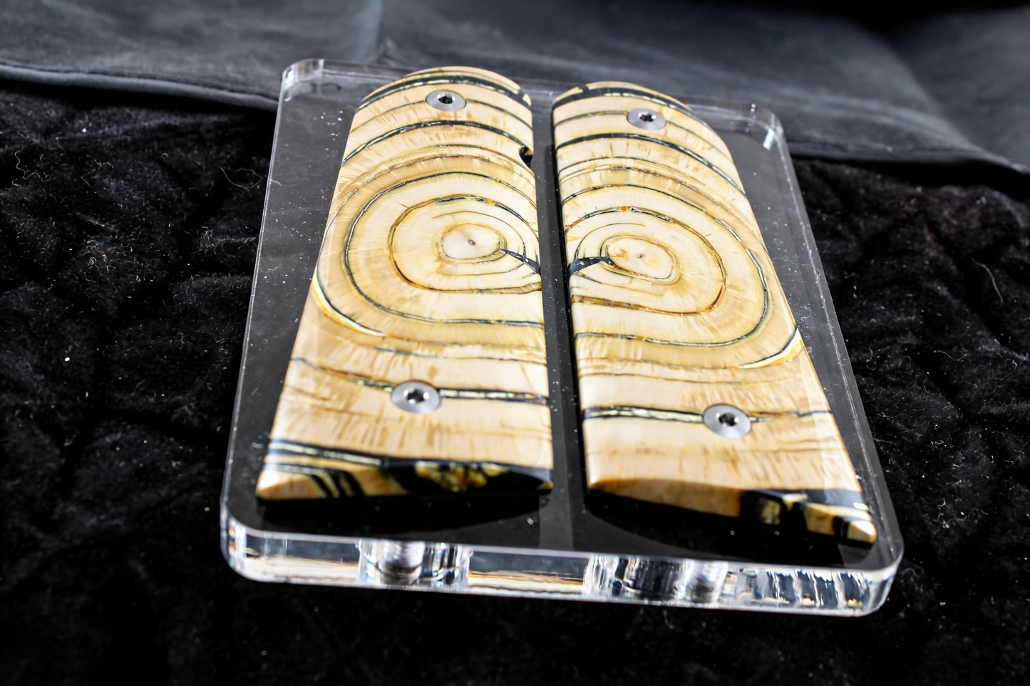 BEAUTIFUL CROSSCUT MAMMOTH IVORY 1911 GRIPS A-2932