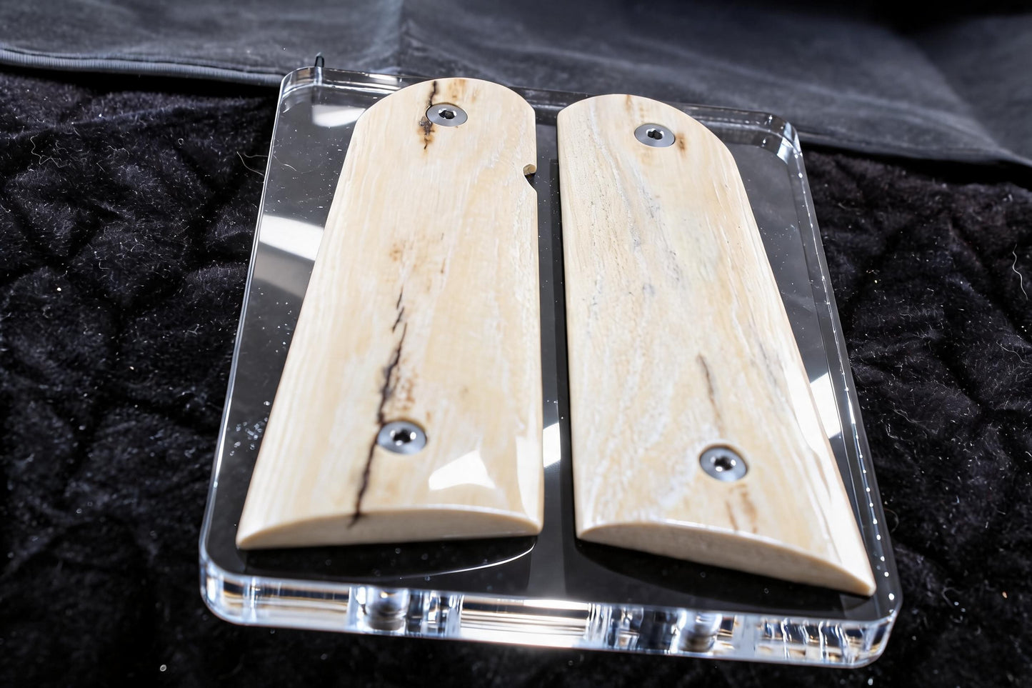 LITE BARK MAMMOTH IVORY 1911 GRIPS A-2933