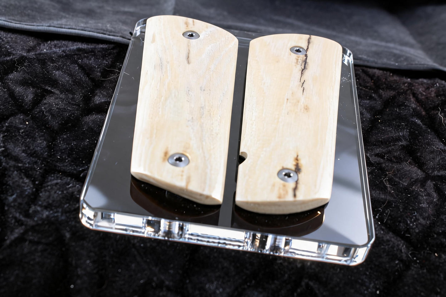LITE BARK MAMMOTH IVORY 1911 GRIPS A-2933
