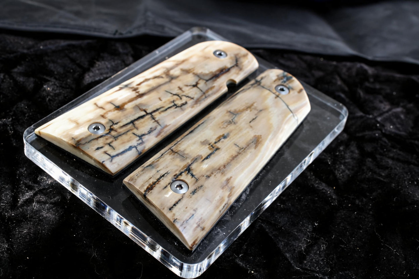 LITE ICE CRACKLE MAMMOTH IVORY 1911 GRIPS A-2935