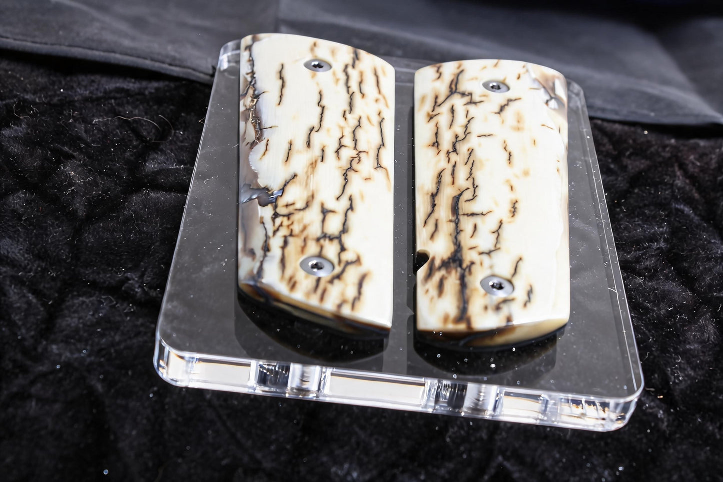 ICE CRACKLE MAMMOTH IVORY 1911 GRIPS A-2936