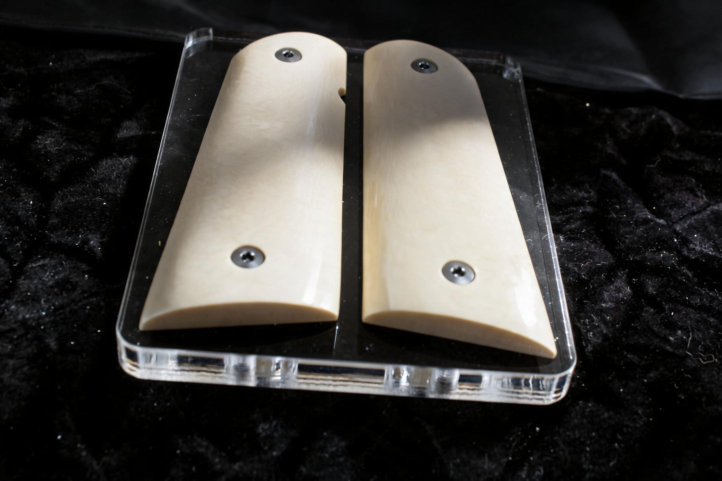 RARE FLAWLESS CREAMY MAMMOTH IVORY 1911 GRIPS A-2941