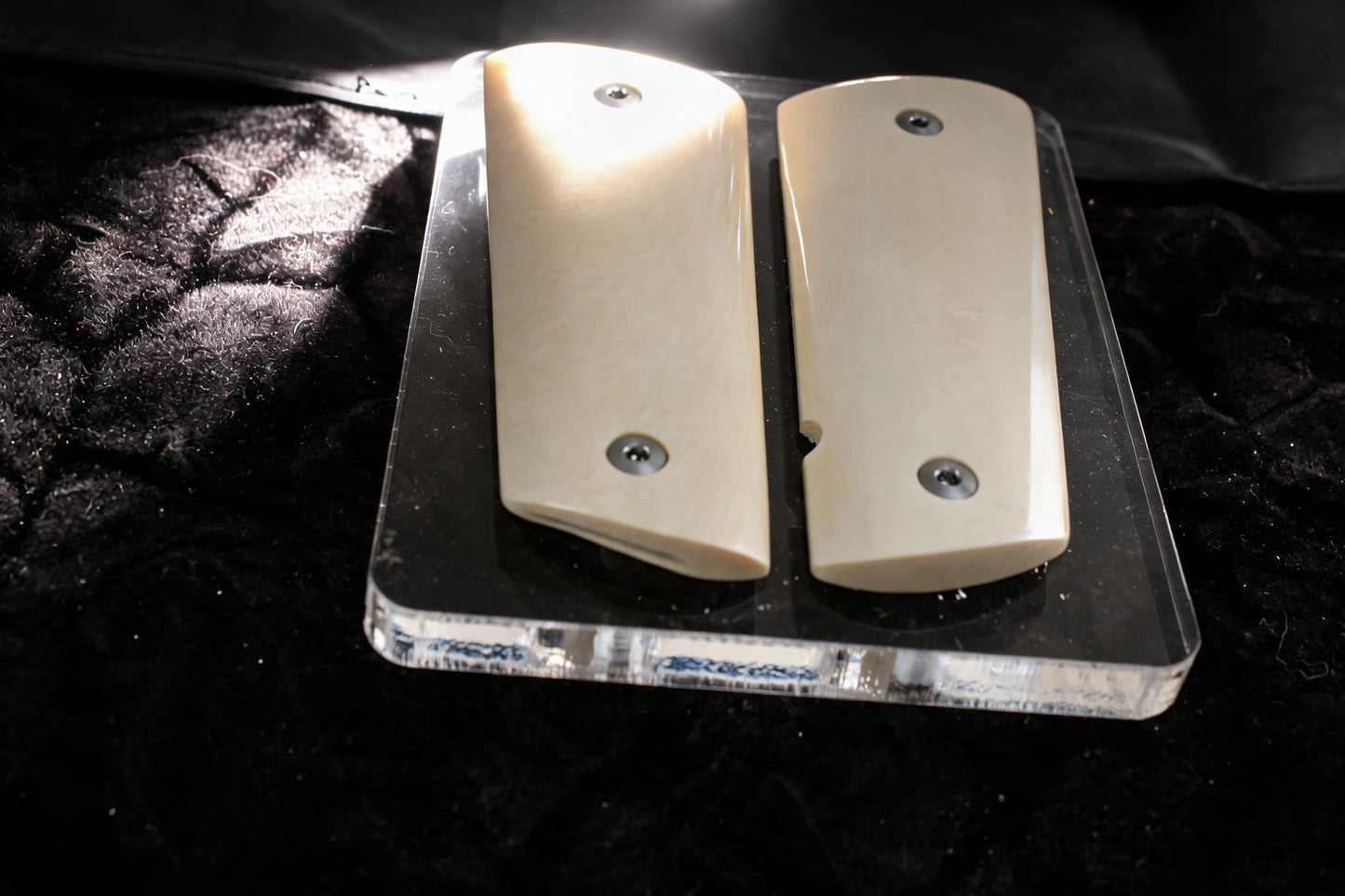 RARE FLAWLESS CREAMY MAMMOTH IVORY 1911 GRIPS A-2941