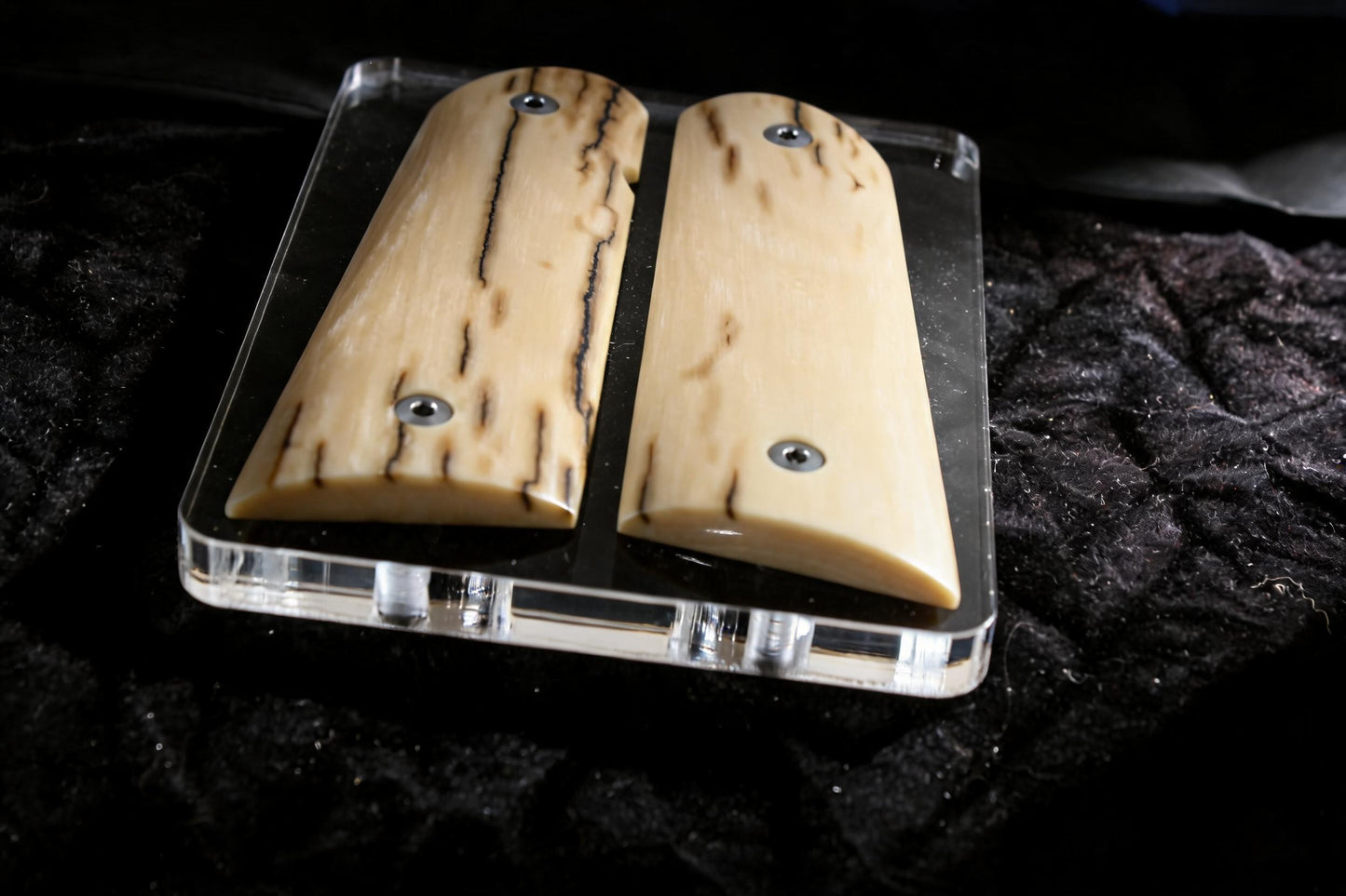 LITE BARK MAMMOTH IVORY 1911 GRIPS A-2944