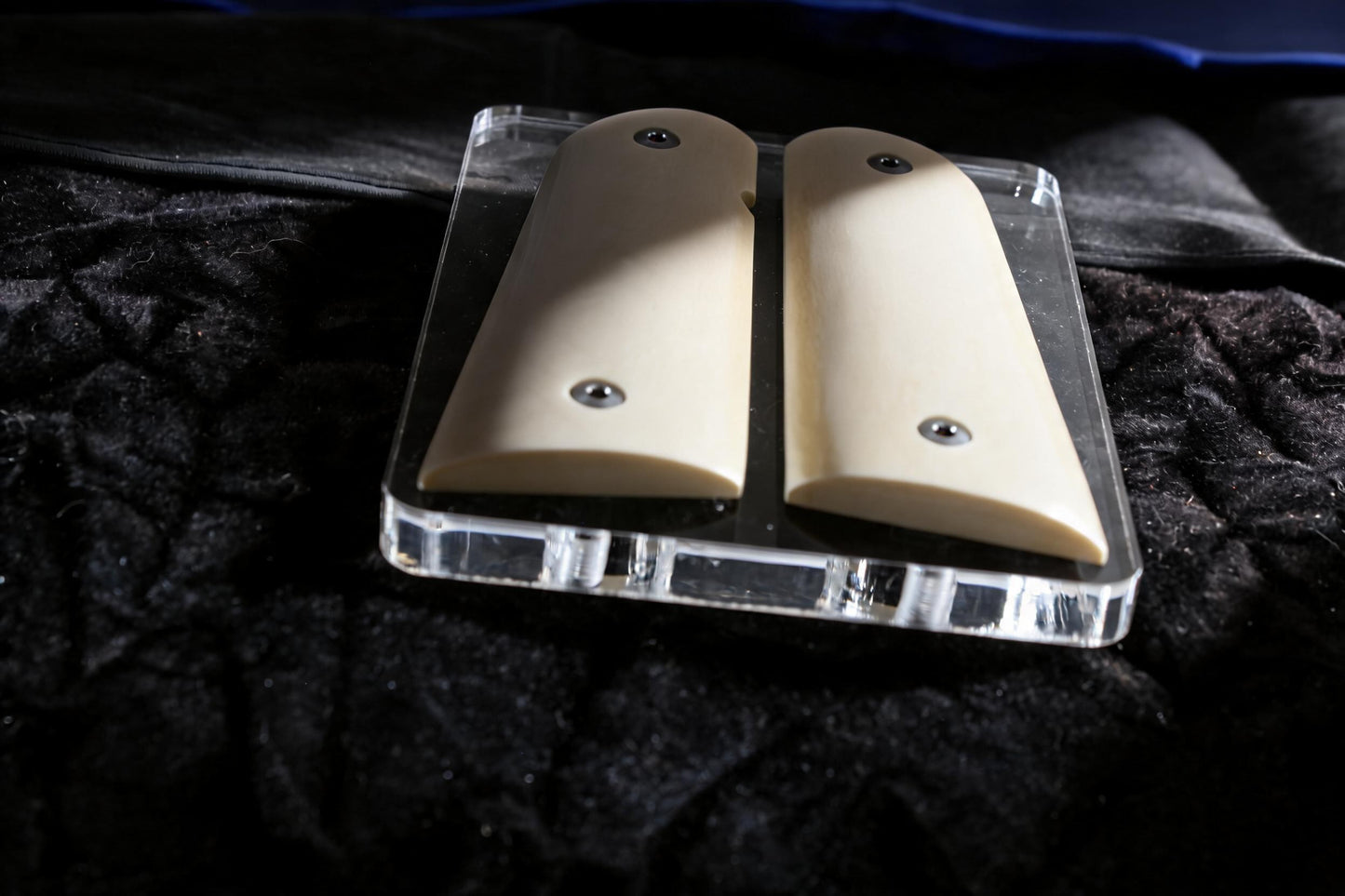 BEAUTIFUL CREAMY MAMMOTH IVORY 1911 GRIPS A-2947