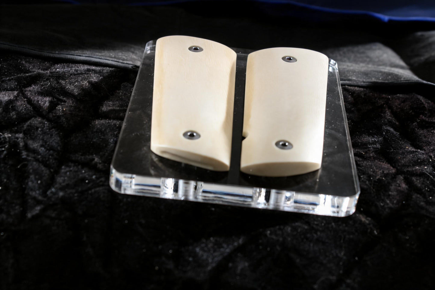 BEAUTIFUL CREAMY MAMMOTH IVORY 1911 GRIPS A-2947